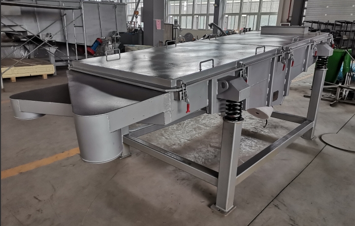 How to adjust the amplitude of the linear vibrating screen?